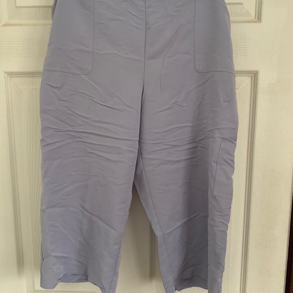 Casual three quarter length pants